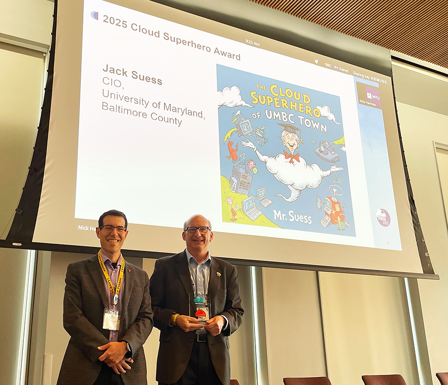 Jack Seuss receives the 2025 Cloud Superhero Award.